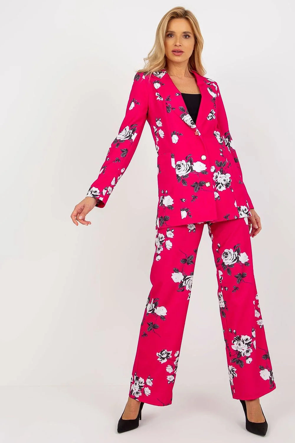 Costume tailleur femme veste pantalon bleu vif motifs floraux blancs brun élégant moderne occasion formelle professionnelle