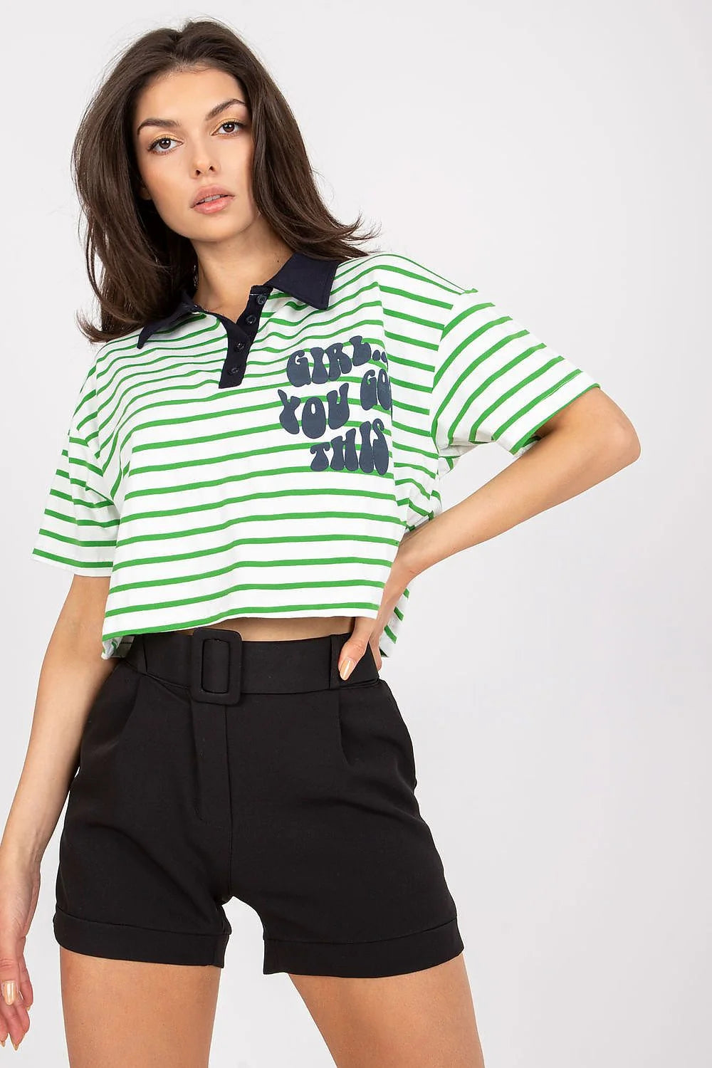 Haut et short en tissu rayé vert et blanc, coton élasthanne, style décontracté, crop top et taille haute, idéal pour été