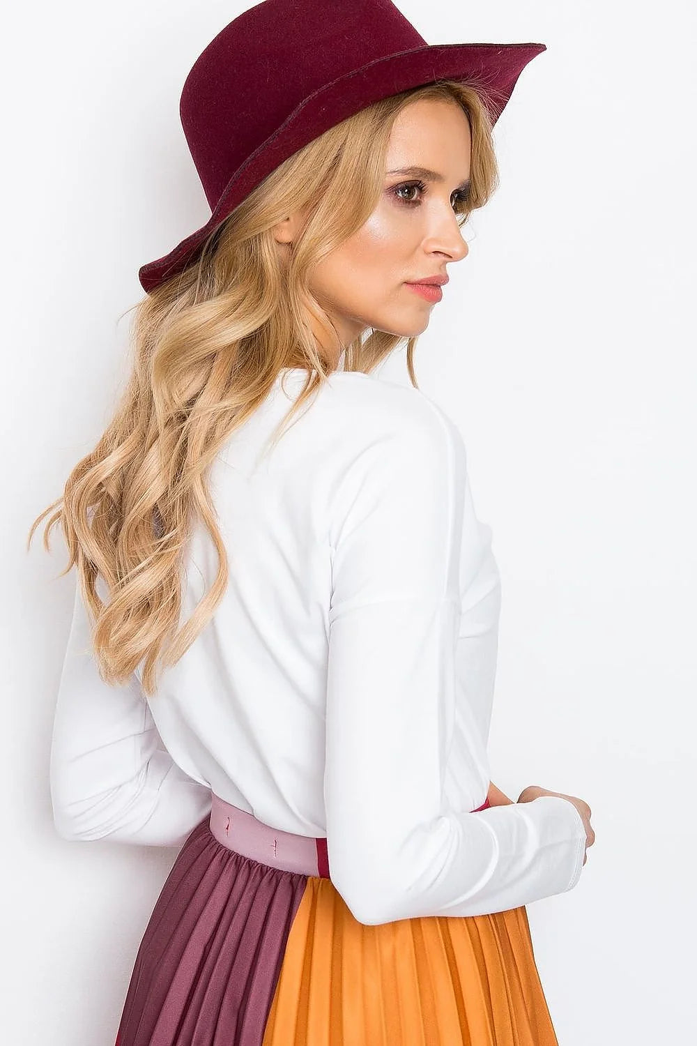 Chemisier ajusté coton élasthanne taupe moderne élégant manches longues nœud central pour femme tendance