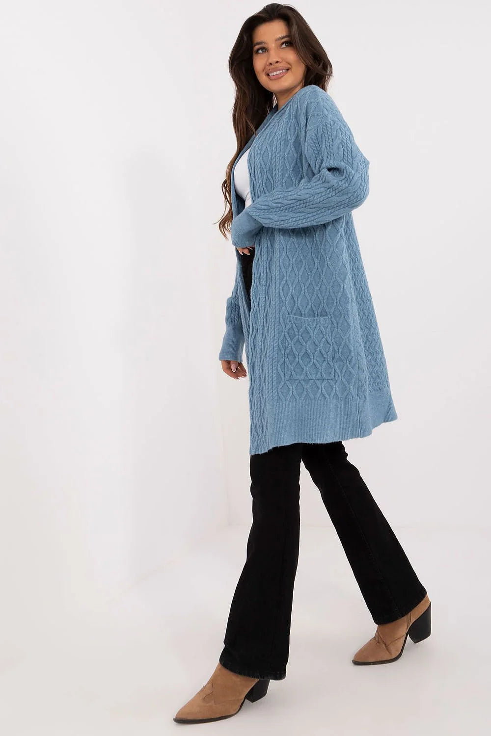 Cardigan long pour femme en tricot torsadé sans fermeture couleur bleu pâle matériau mélange acrylique polyester polyamide manches longues poches insérées