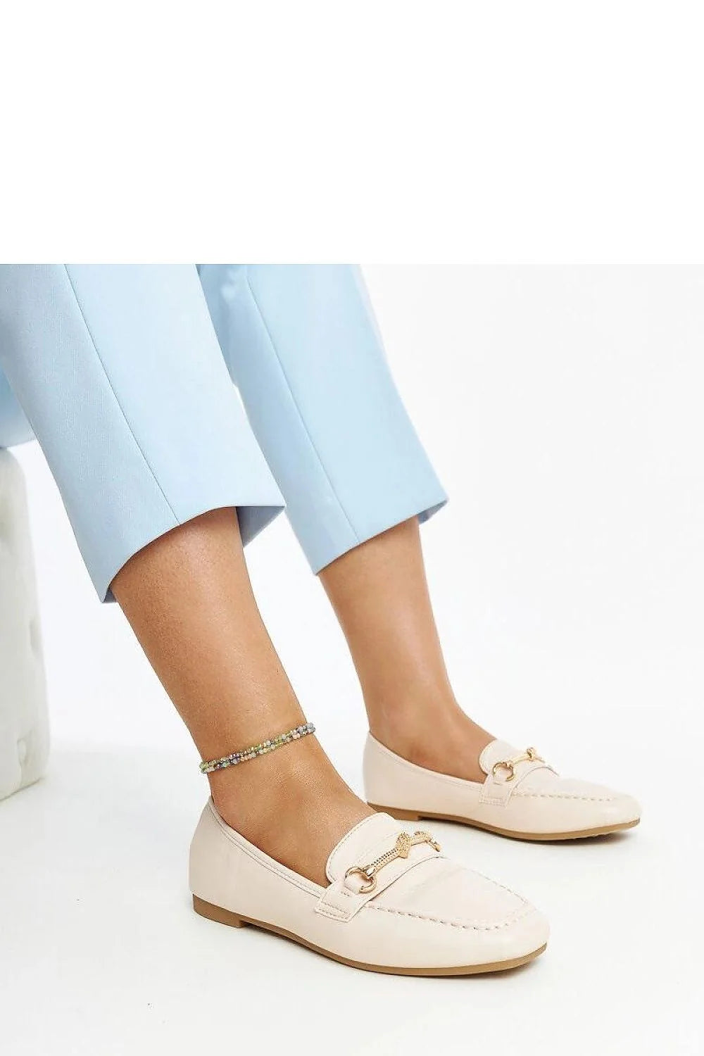 Mocassins pour femmes design moderne élégant couleur beige clair matériaux haute qualité confort durabilité