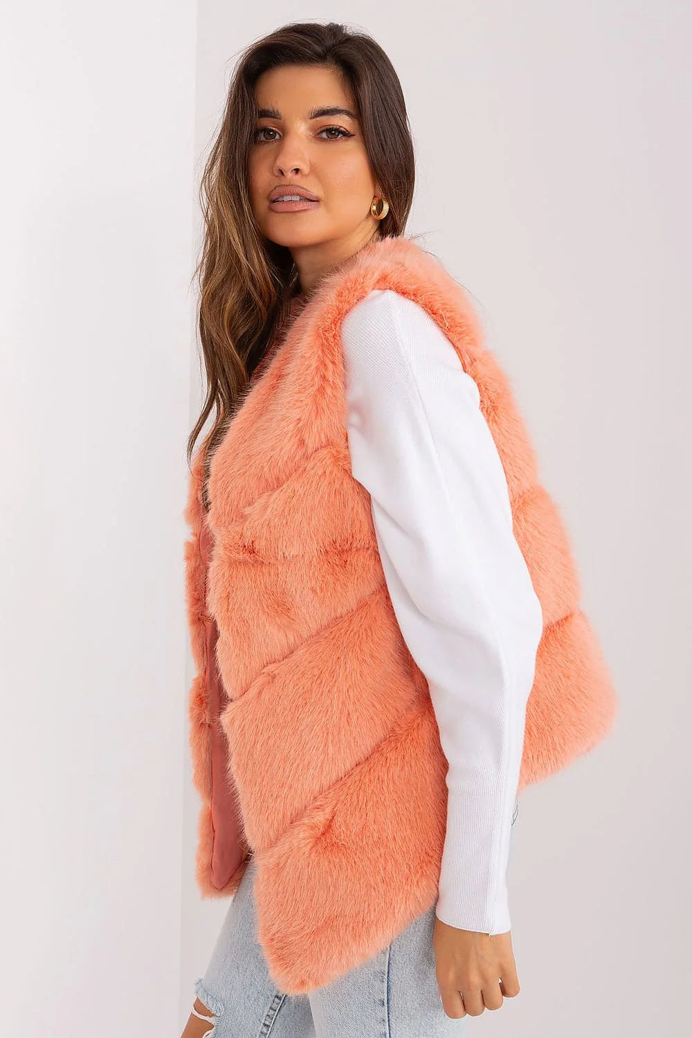 Gilet en fausse fourrure sans manches élégant moderne coupe ajustée coloris saumon vif femmes occasion spéciale quotidien