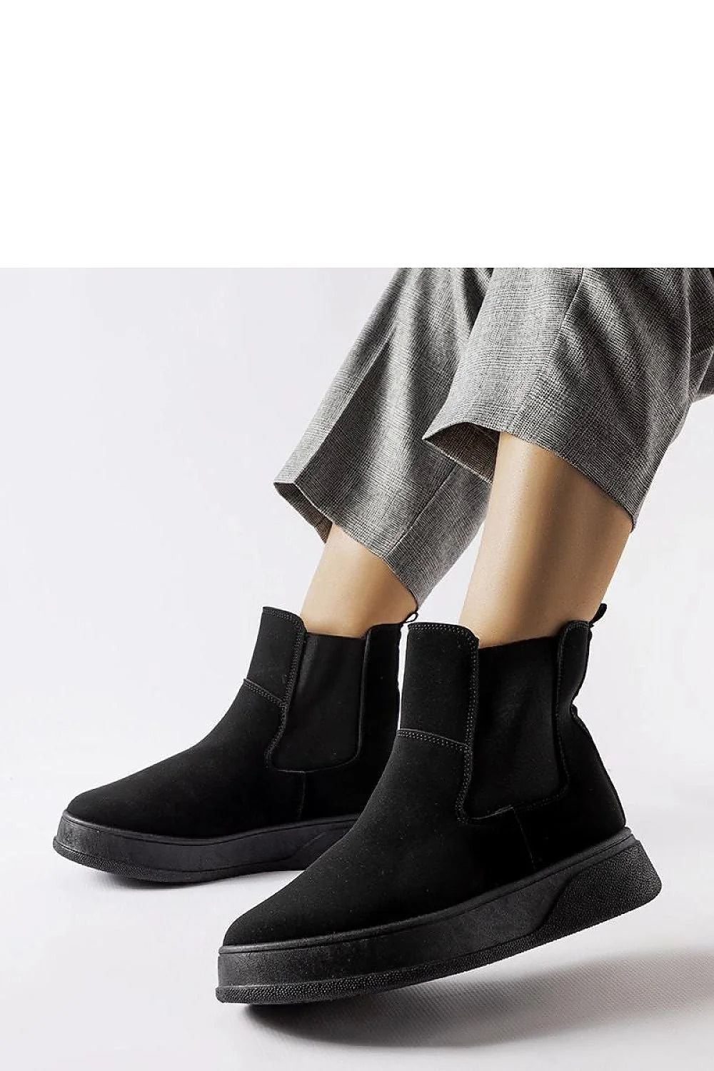 bottines compensées noires femme cheville chelsea suédine empiècements élastiques semelle caoutchouc antidérapante plateforme légère bout rond mates confortables minimalistes polyvalentes