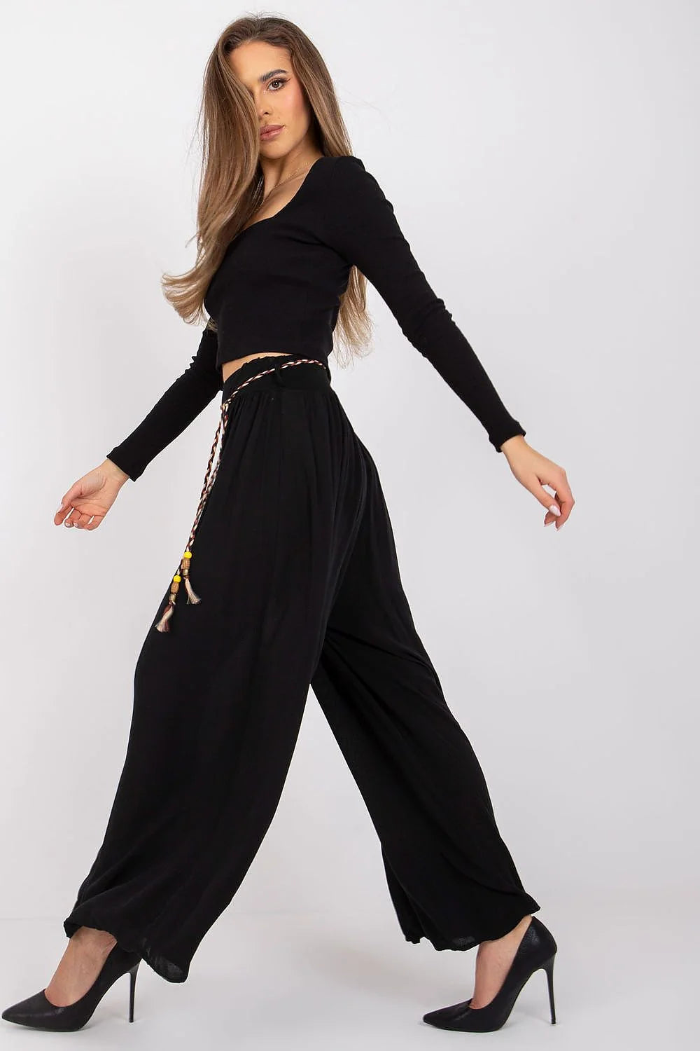 Ensemble féminin chic crop top et pantalon large femme noir ajusté confort matières douces