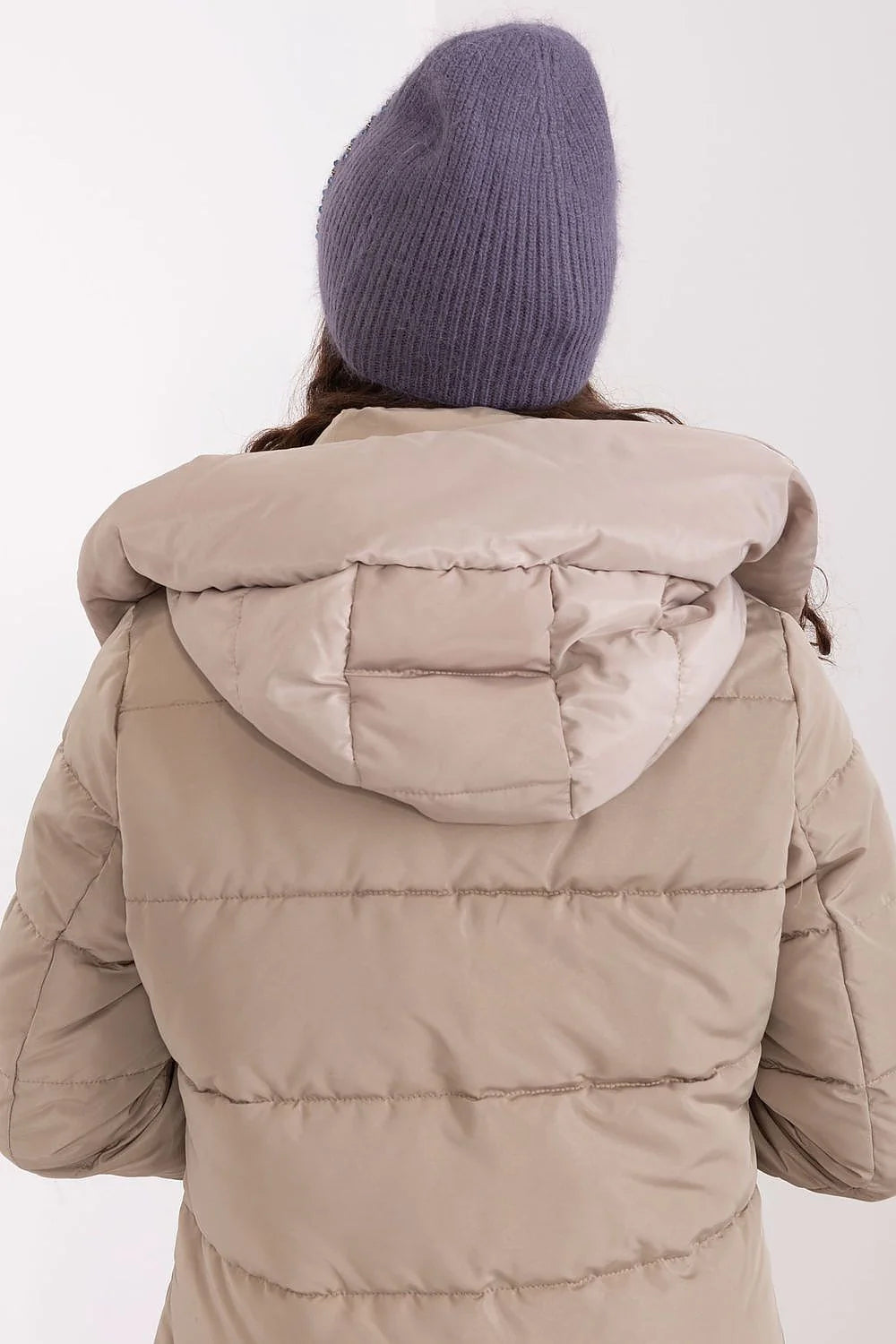 Bonnet et doudoune hiver mode femme design côtelé taupe et mauve douce matelassé col montant