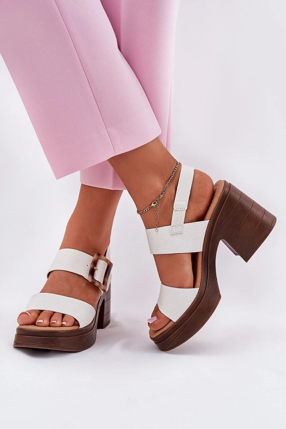 Sandales hautes talons blanches cuir écolo Vinceza brides ajustables semelle rembourrée style moderne féminin