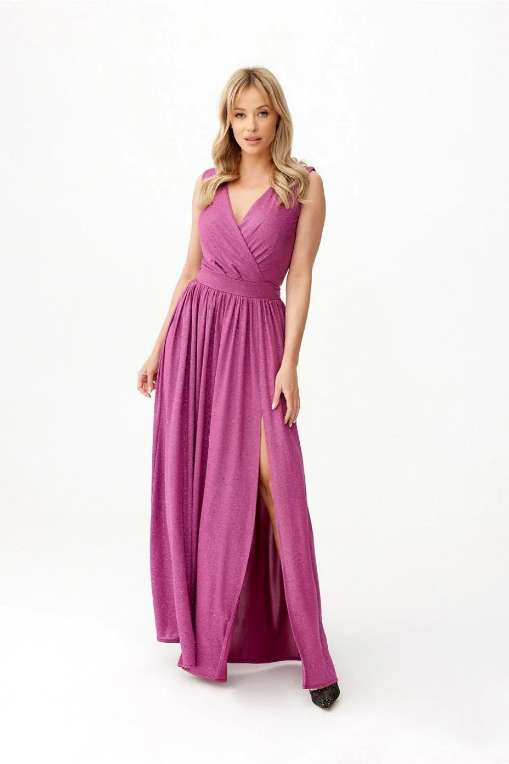 robe longue brocart pailleté fuchsia magenta scintillant sans manches décolleté croisé taille marquée jupe plissée fente latérale haute dos noué