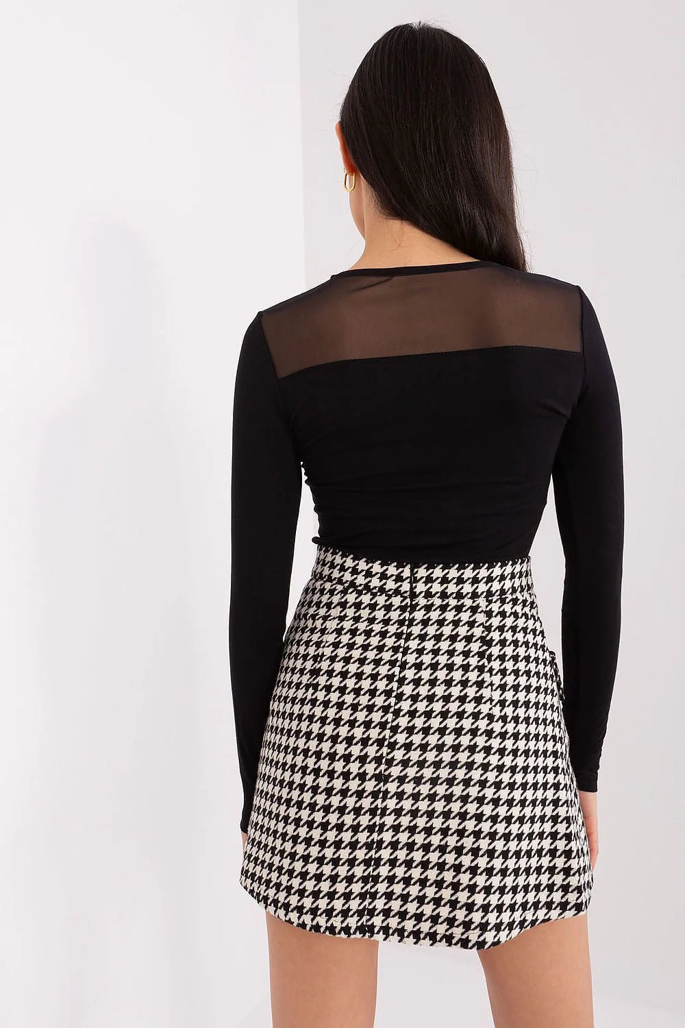 chemisier viscose élégant féminin manches longues encolure ronde transparente buste noir coupe ajustée maille délicate finition soignée