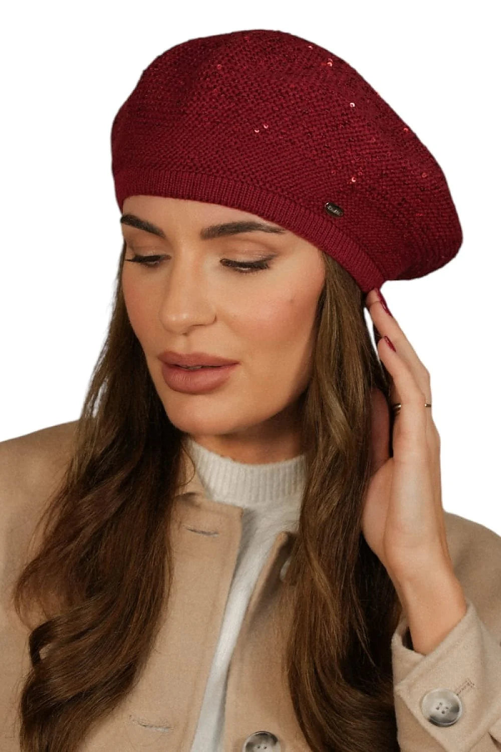 Béret élégant pour femme en paillettes, design français, coupe ample, tricot fin, couleur bordeaux profond, accessoire mode