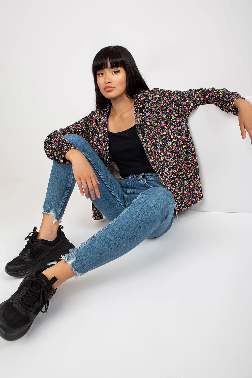 blouson floral femme zippé casual polyester bleu marine motifs floraux roses rouges blancs coupe droite hanches manches longues ajustées