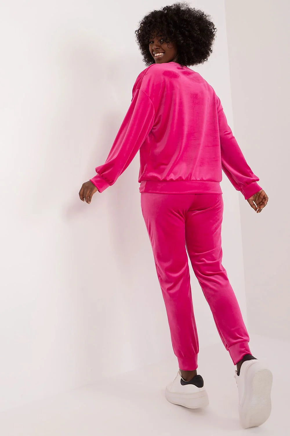 ensemble velours fuchsia femme loungewear sweat oversize noeud poitrine joggers taille elastique coupe fuselée poches zippées finitions côtelées confortable élégant