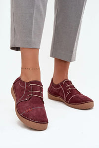 chaussures femme derby suède bordeaux lacets beiges coutures contrastées blanches semelle gomme compensée bout arrondi surpiqûres casual confortable