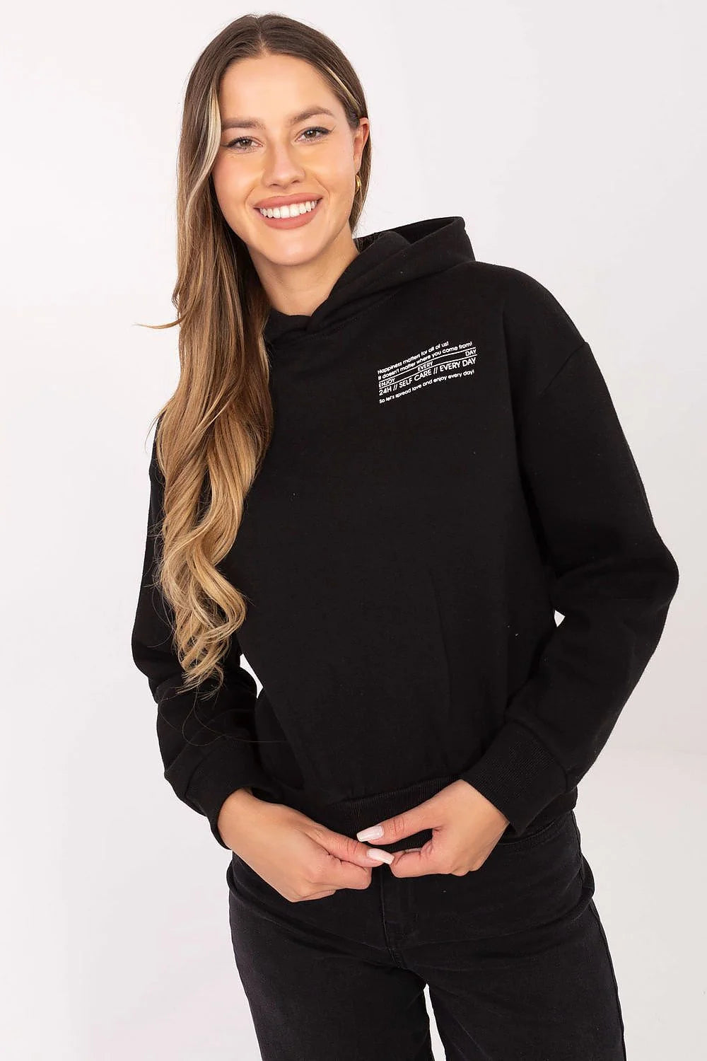 sweatshirt capuche femme noir molletonné décontracté coupe ample manches longues impression discrète poitrine bords côtes mélange coton polyester