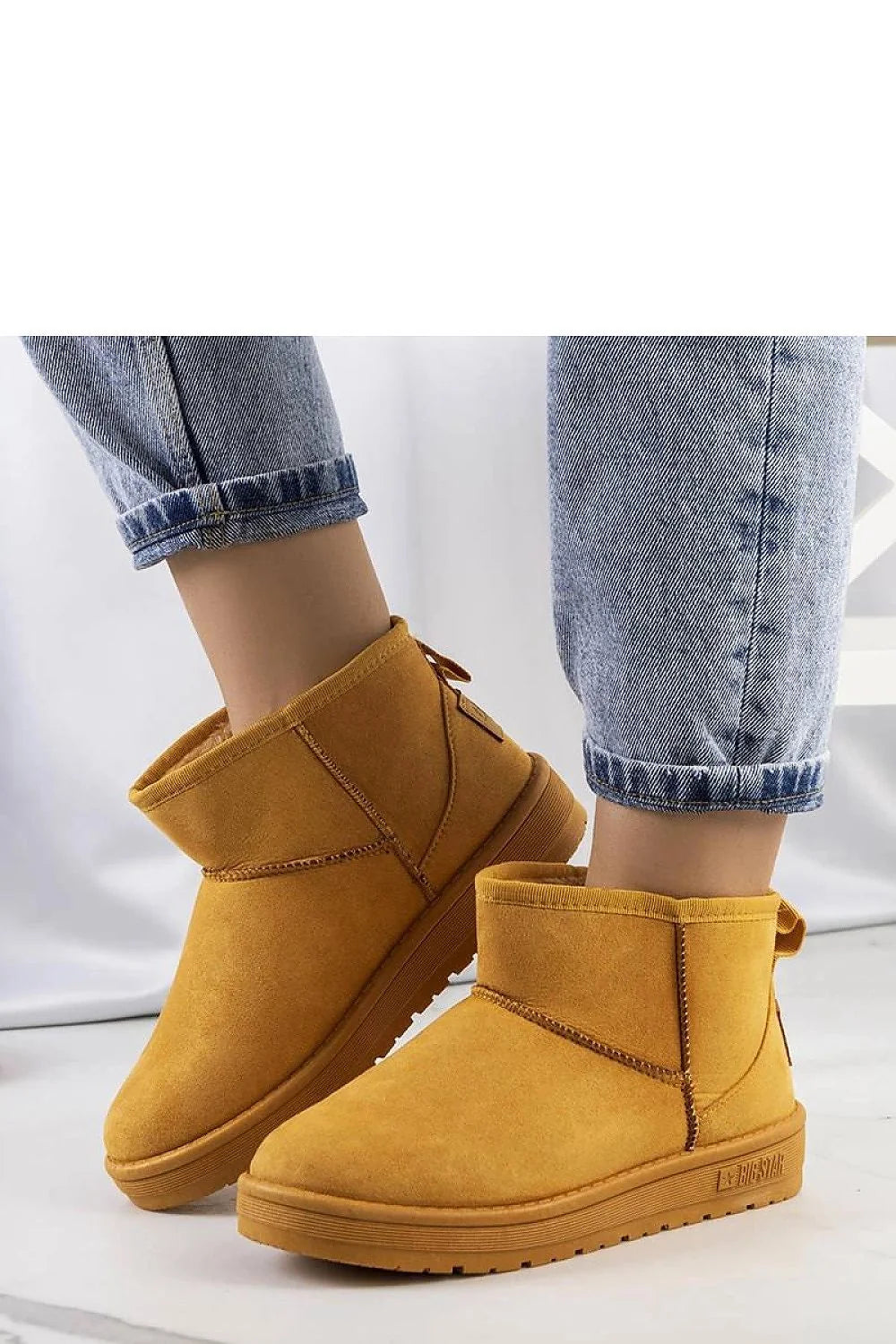 Bottes de neige pour femmes en simili cuir suédé beige ocre, style bottine courte, doublure fourrure, semelle caoutchouc