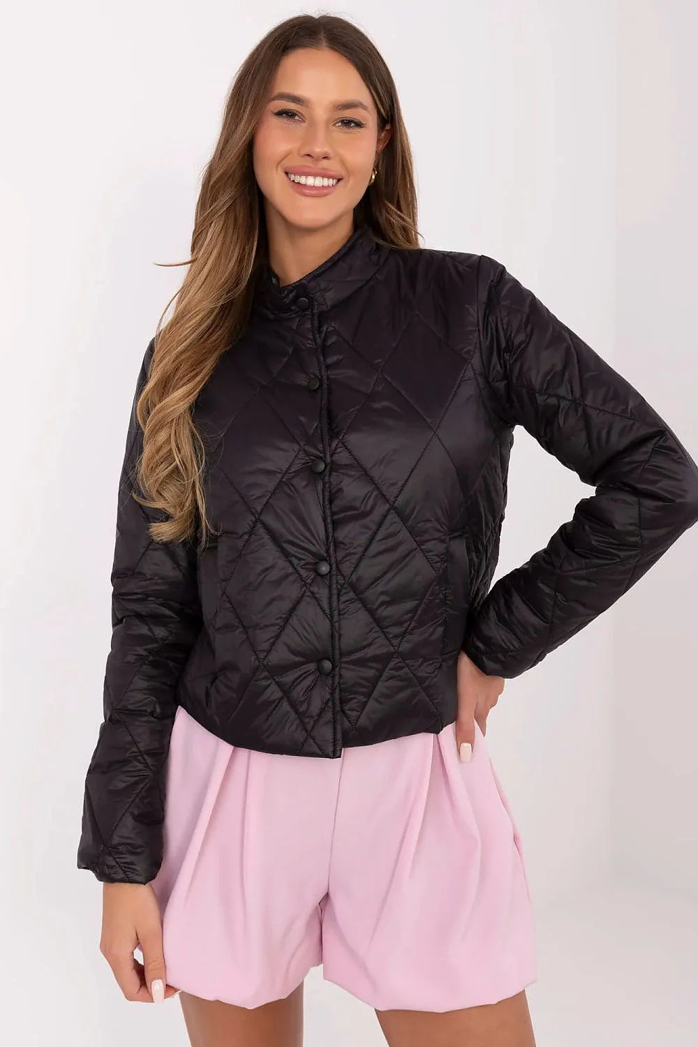 Veste matelassée noire pour femme style moderne coupe classique manches longues col rond résistante au vent polyvalente automne-hiver-printemps tissu polyester finitions élégantes occasion quotidienne travail sortie