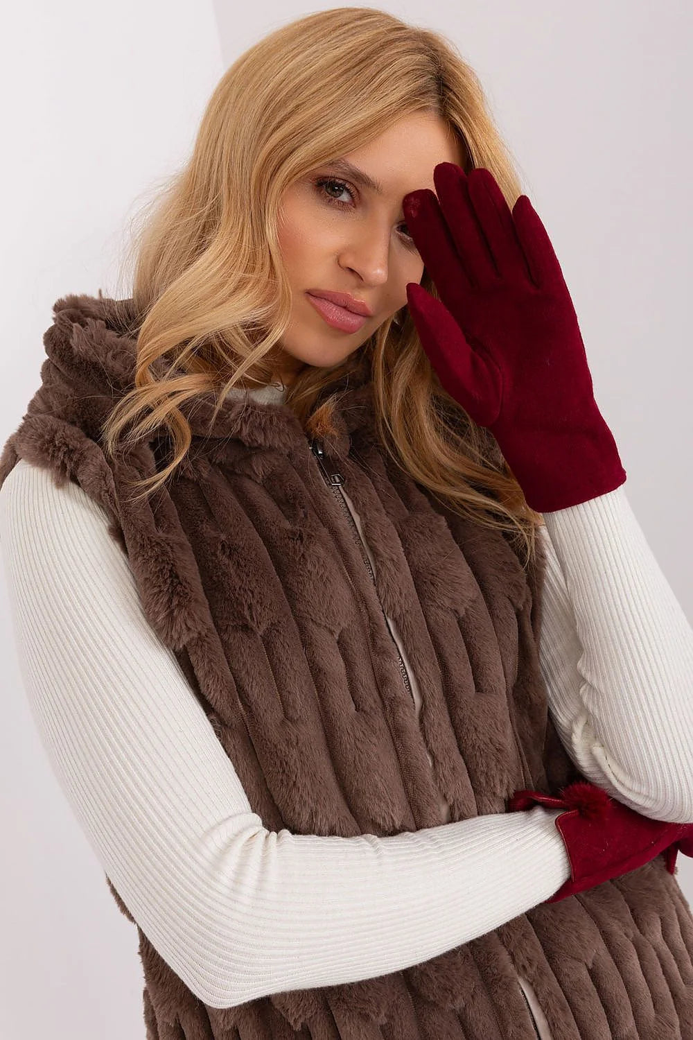 Gants élégants pour femmes en tissu isolant motif géométrique pompons poignets fleur brodée téléphone sans enlever coton élasthanne polyester collection hiver 2023 mode féminine