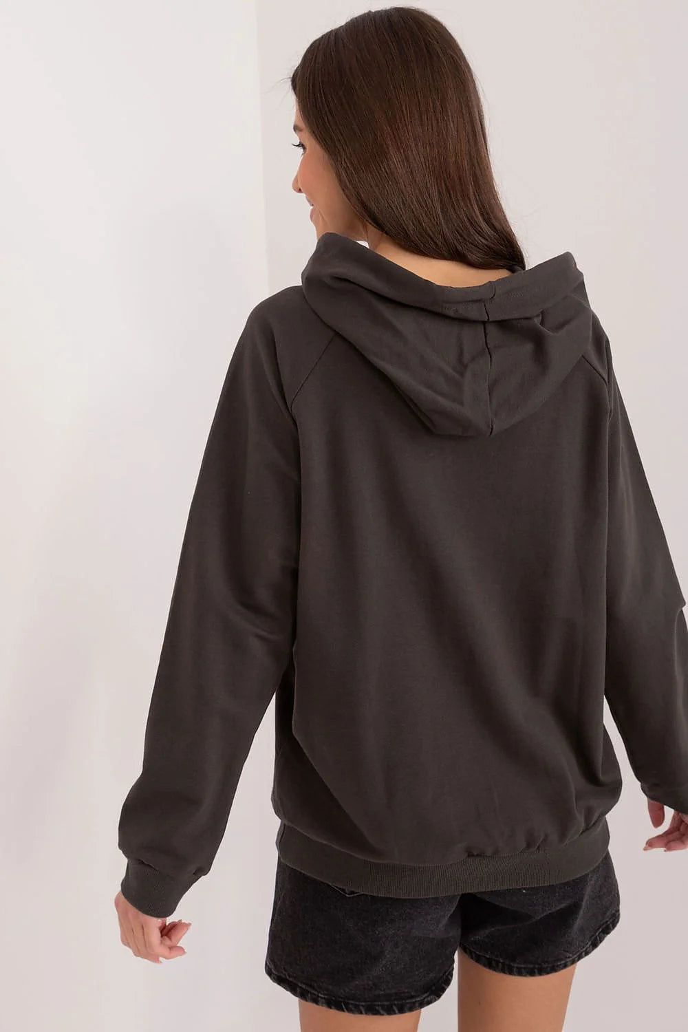 Sweatshirt Relevance pour femme, style décontracté moderne, coupe ample raglan, capuche ajustable, coton高品质, gris foncé, finitions côtelées, boutons-pression métalliques, occasion quotidienne, tenues confortables