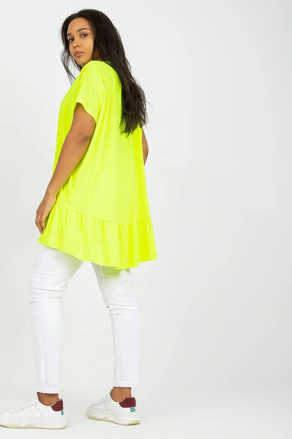 Tunique viscose élasthanne jaune fluo coupe ample décolleté V manches courtes volants bas asymétrique style moderne occasion quotidienne