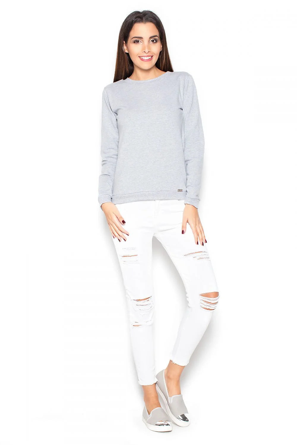 Sweat-shirt coton gris moderne pour un look décontracté avec jeans blanc déchiré tendance casual
