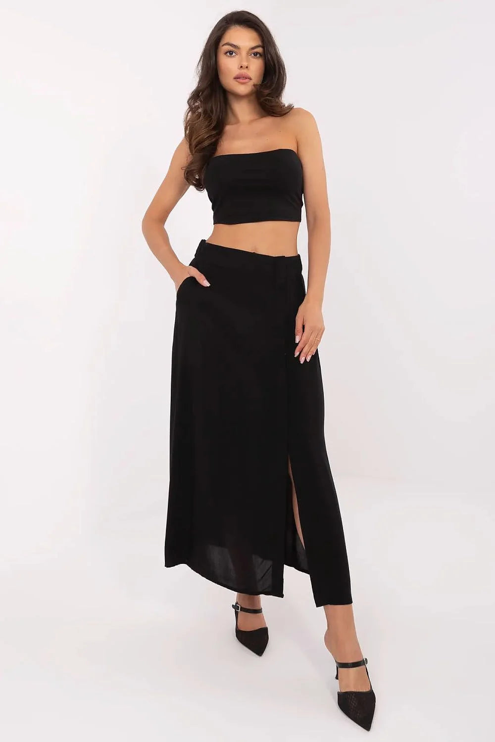 bandeau jupe longue viscose noire minimaliste estivale élégante fluide drapée taillehaute fente latérale poches discrètes ajustée sansbretelles chic décontractée