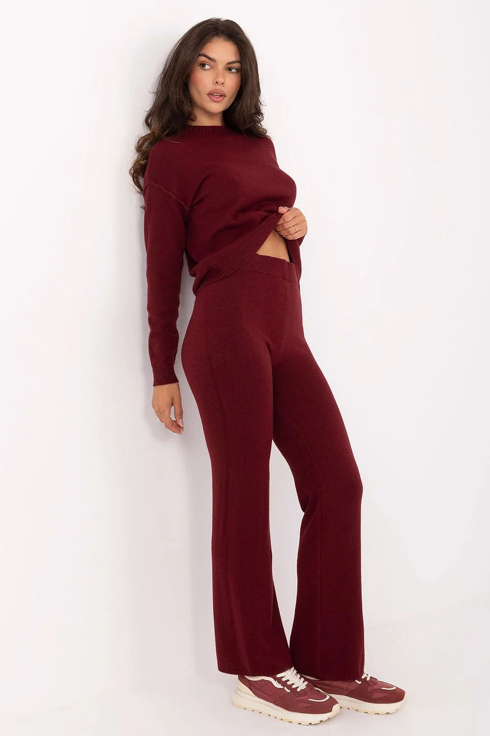 ensemble femme bordeaux pull oversize rond manches longues pantalon taille haute jambe large maille douce extensible côtelée chic confortable élégant