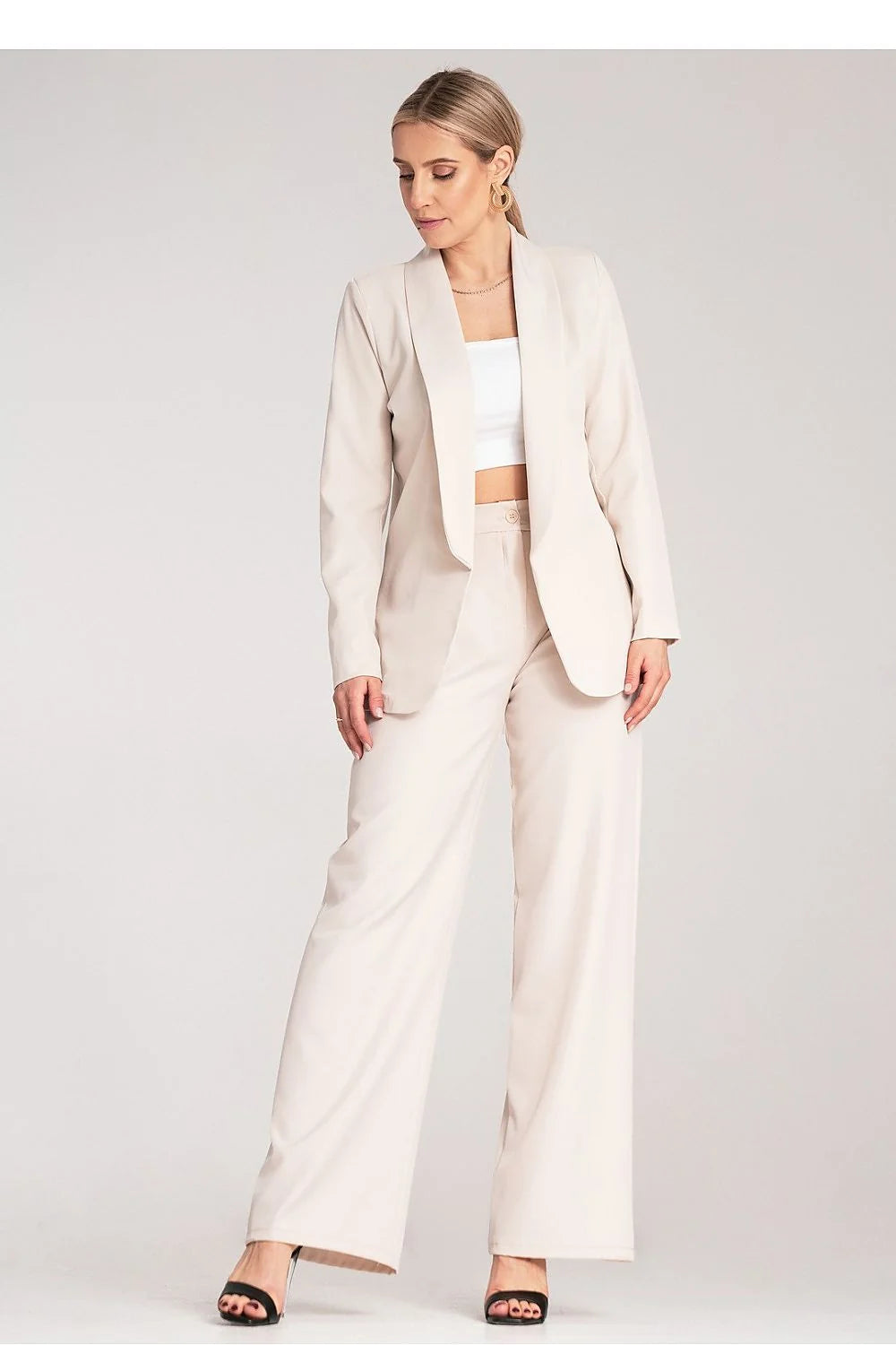Ensemble tailleur femme blazer et pantalon coupe classique élégant beige minimaliste polyester elasthanne occasion professionnelle