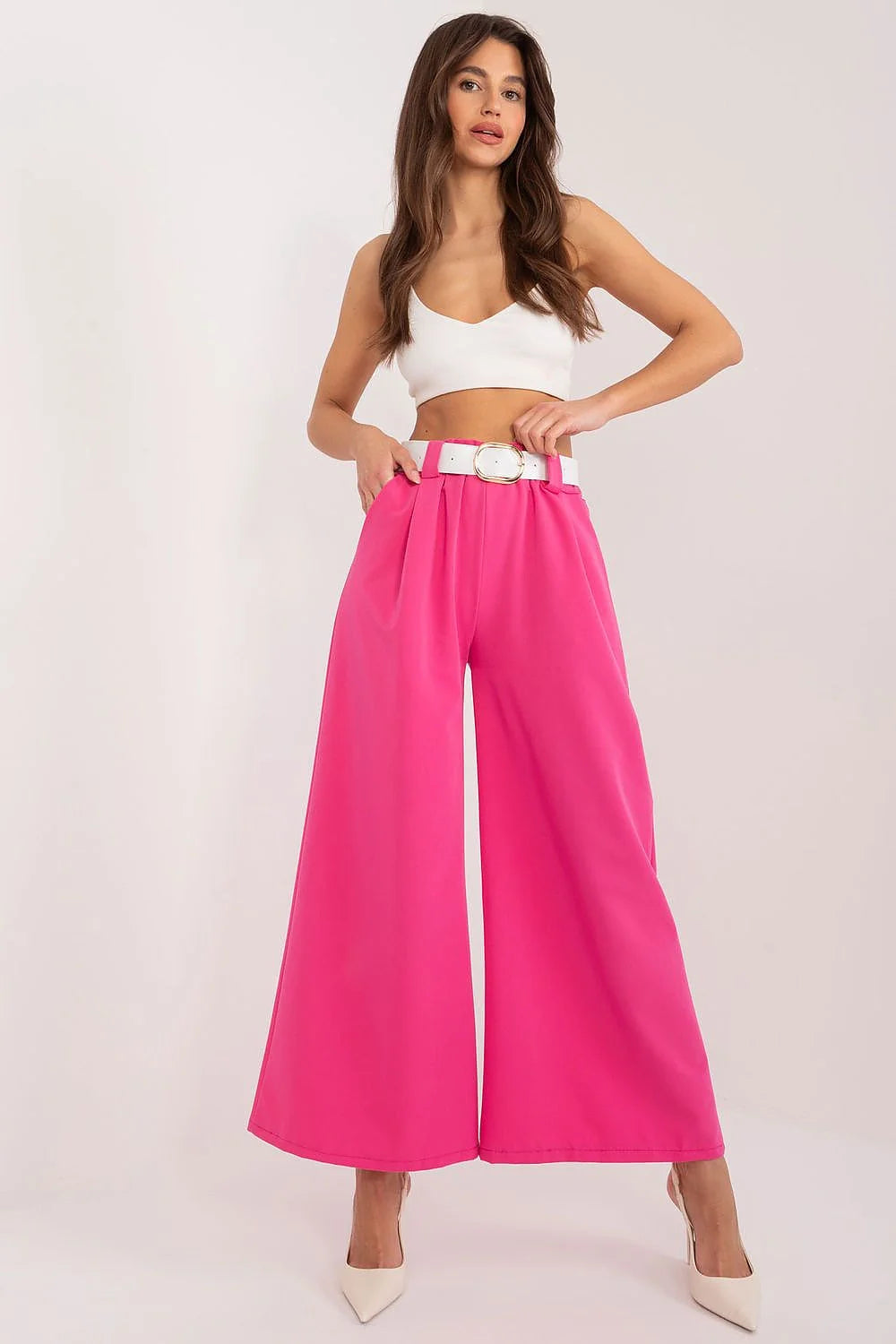 Pantalon femme palazzo taille haute jambes larges couleur rose vif haut court cropped blanc pur ceinture blanche boucle dorée Italie Moda