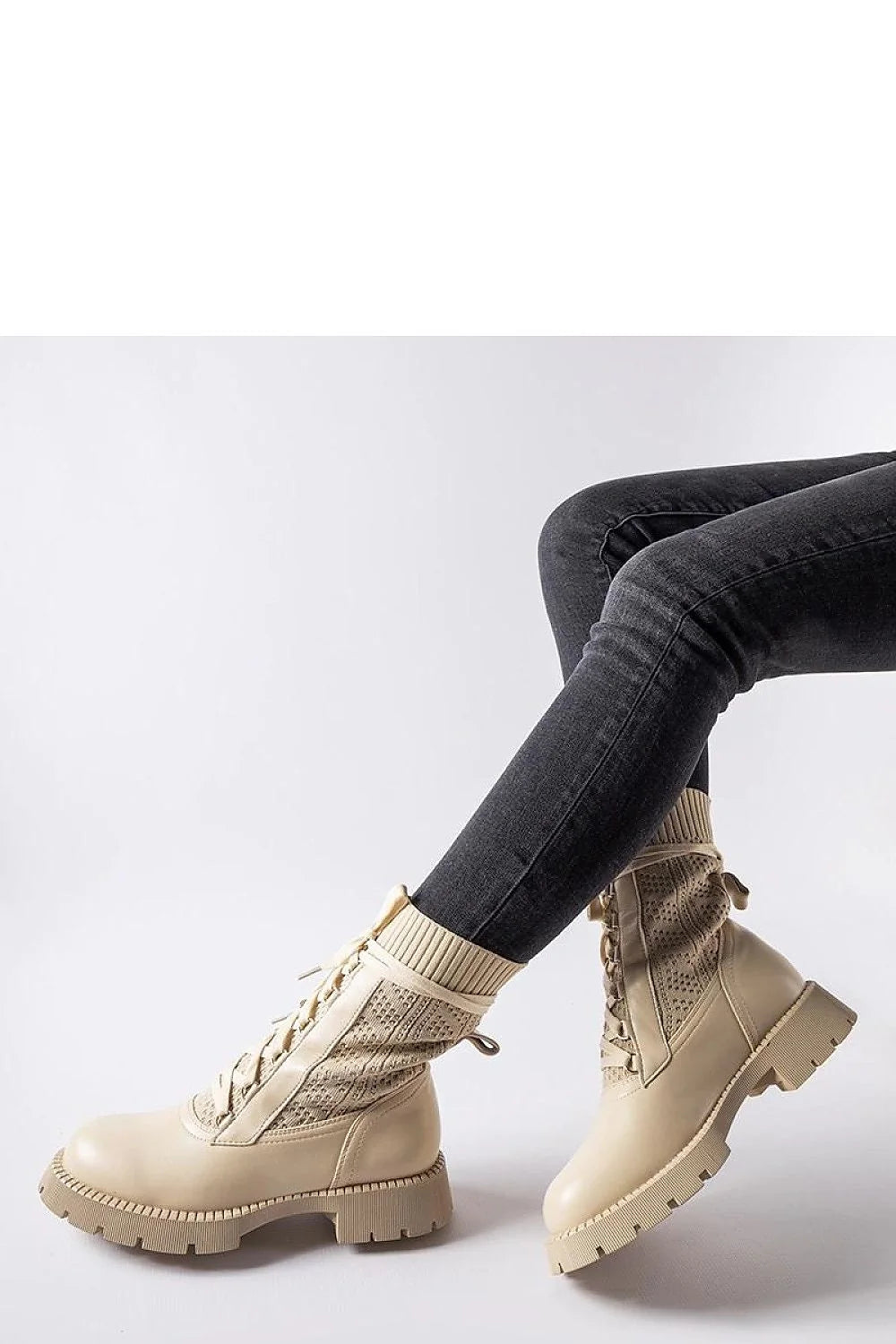 bottines beige Portico femme montantes lacées cuir synthétique tricoté bordcôte bout rond semelle crantée antidérapante talon plat utilitaire tendance confortable