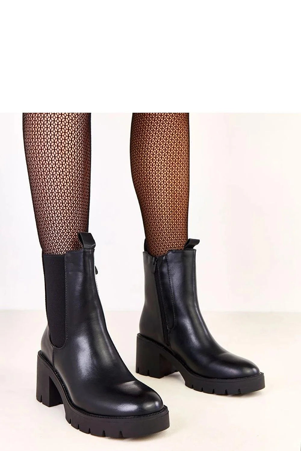 bottines femme chelsea talon bloc sept centimetres tige seize centimetres simili cuir doublure chaude semelle crantée