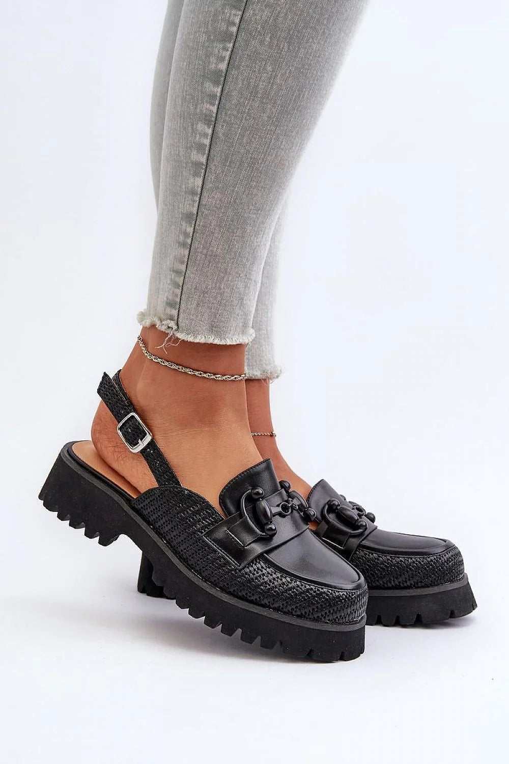 Sandales à talons Step in style femelles style moderne éco-cuir talon plat plateforme compensée détails métalliques texture tissée confortable polyvalent urbain chic