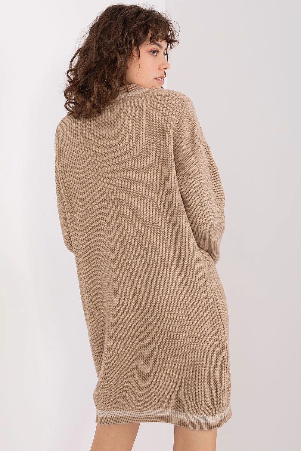 Robe pull femme style décontracté en tricot acrylique laine beige camel col V bandes contrastantes manches longues ourlet côtelé
