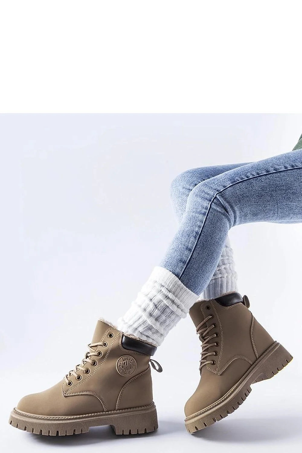 Bottes trappeur Solea femmes design robuste intemporel style randonnée urbain confort isolant semelle caoutchouc beige
