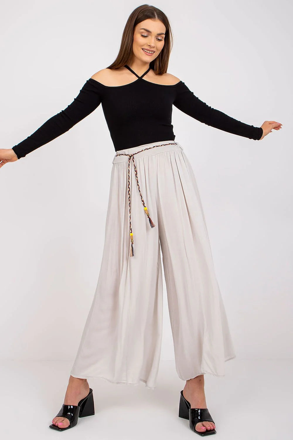 Ensemble féminin chic crop top et pantalon large femme noir ajusté confort matières douces