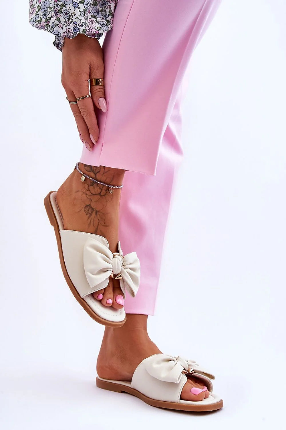 Sandales féminines élégantes à nœud décoratif en cuir écologique, style estival, confortable, talon plat, occasions décontractées, tailles variées