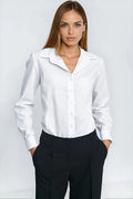 chemise blanche manches longues coupe cintrée col classique boutonnage central poignets boutonnés coton mélangé lisse agréable toucher professionnelle basique dressing