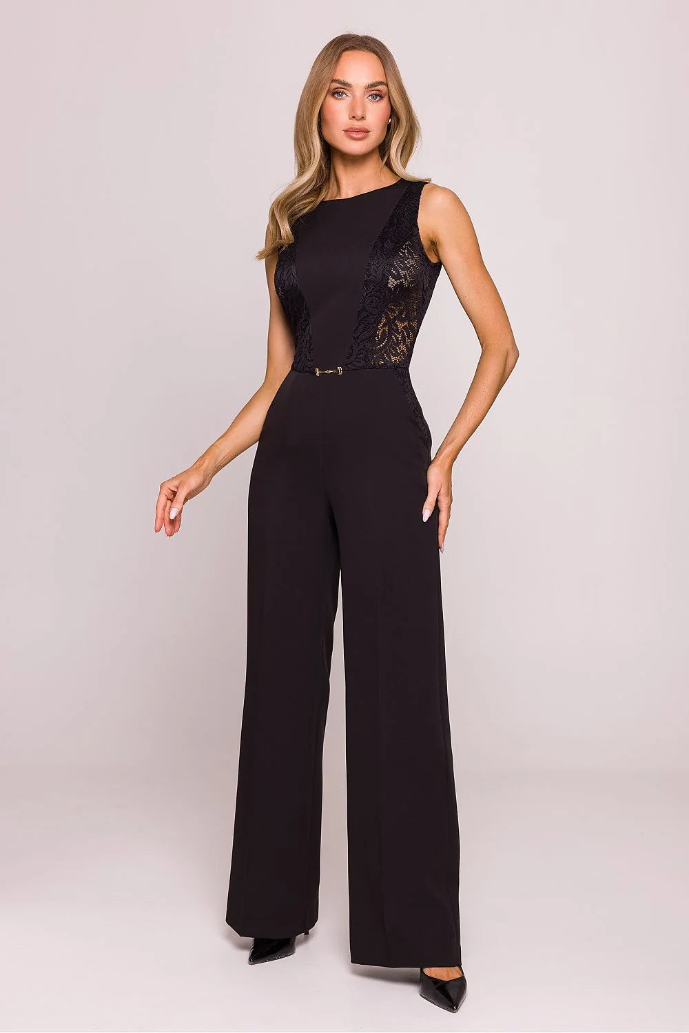 combinaison élégante femme noire dentelle géométrique panneaux transparents taille ajustable boucle métallique ceinture cintrée sans manches palazzo fluide