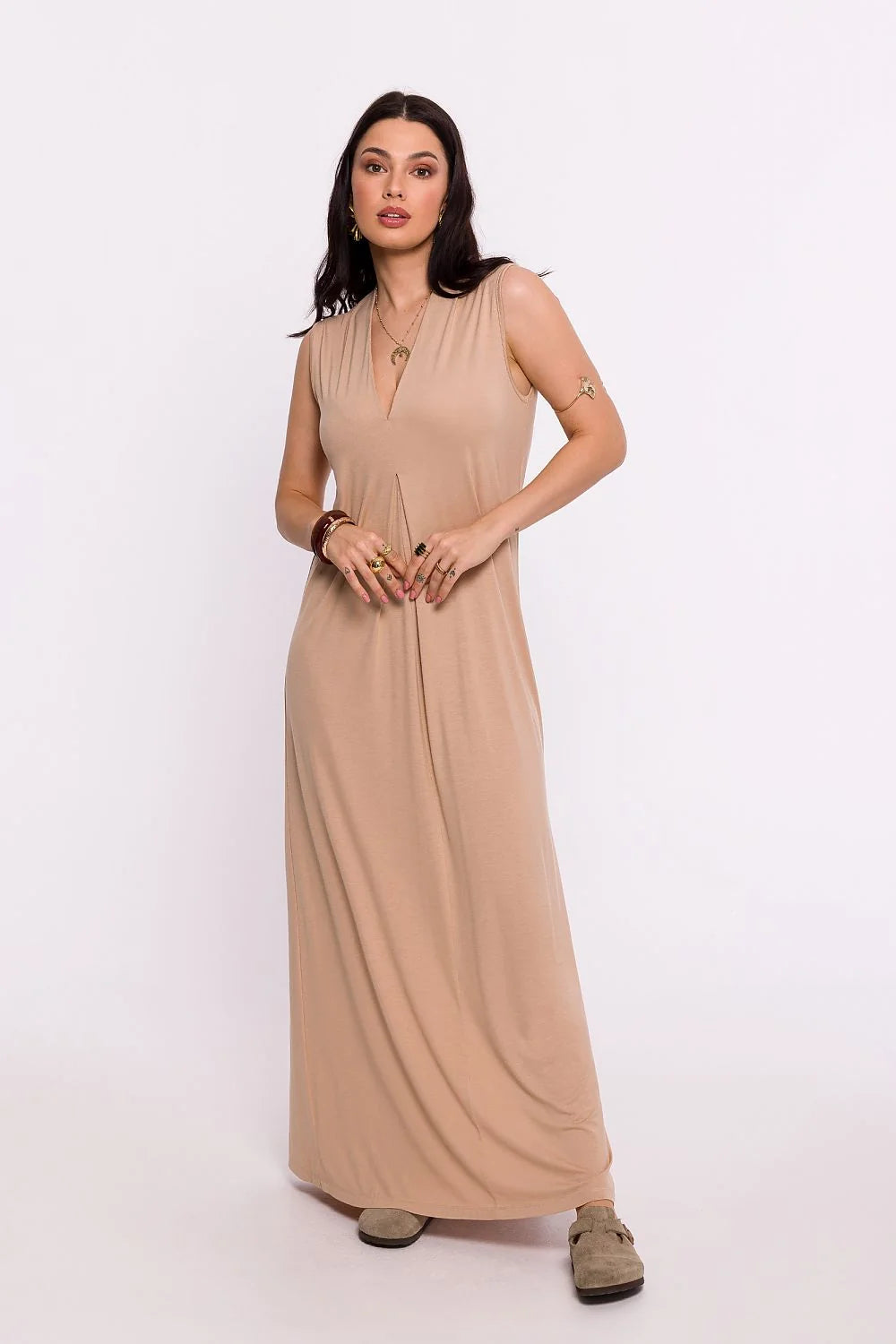 Robe de jour Be Wear longue sans manches en maille de viscose encolure V pli central beige