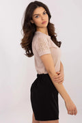 Ensemble mode femme haut col rond manches courtes brodées jupe droite courte élégance moderne occasion semi-formelle