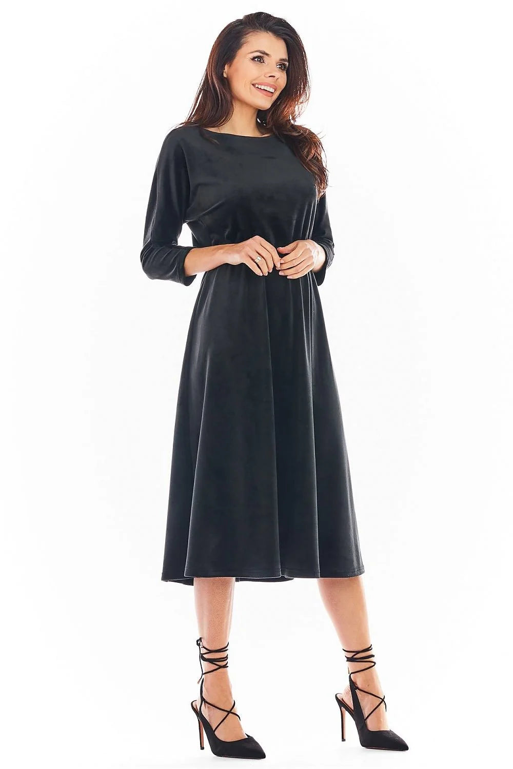 Robe élégante velours noir manches longues col rond soirée chic femme style intemporel