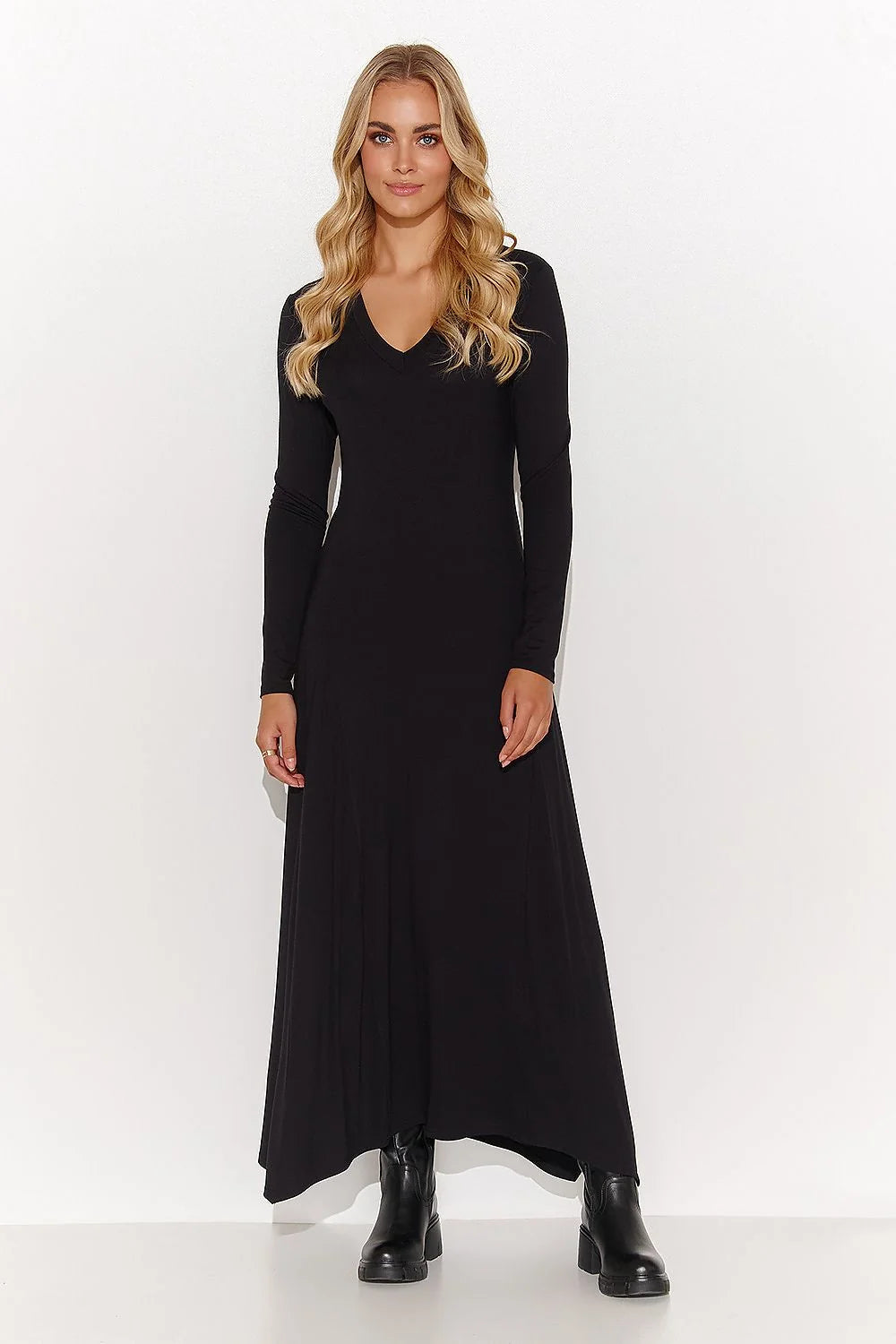 Robe de jour Makadamia longue en viscose noire encolure V manches longues taille ajustée robe élégante pour femme