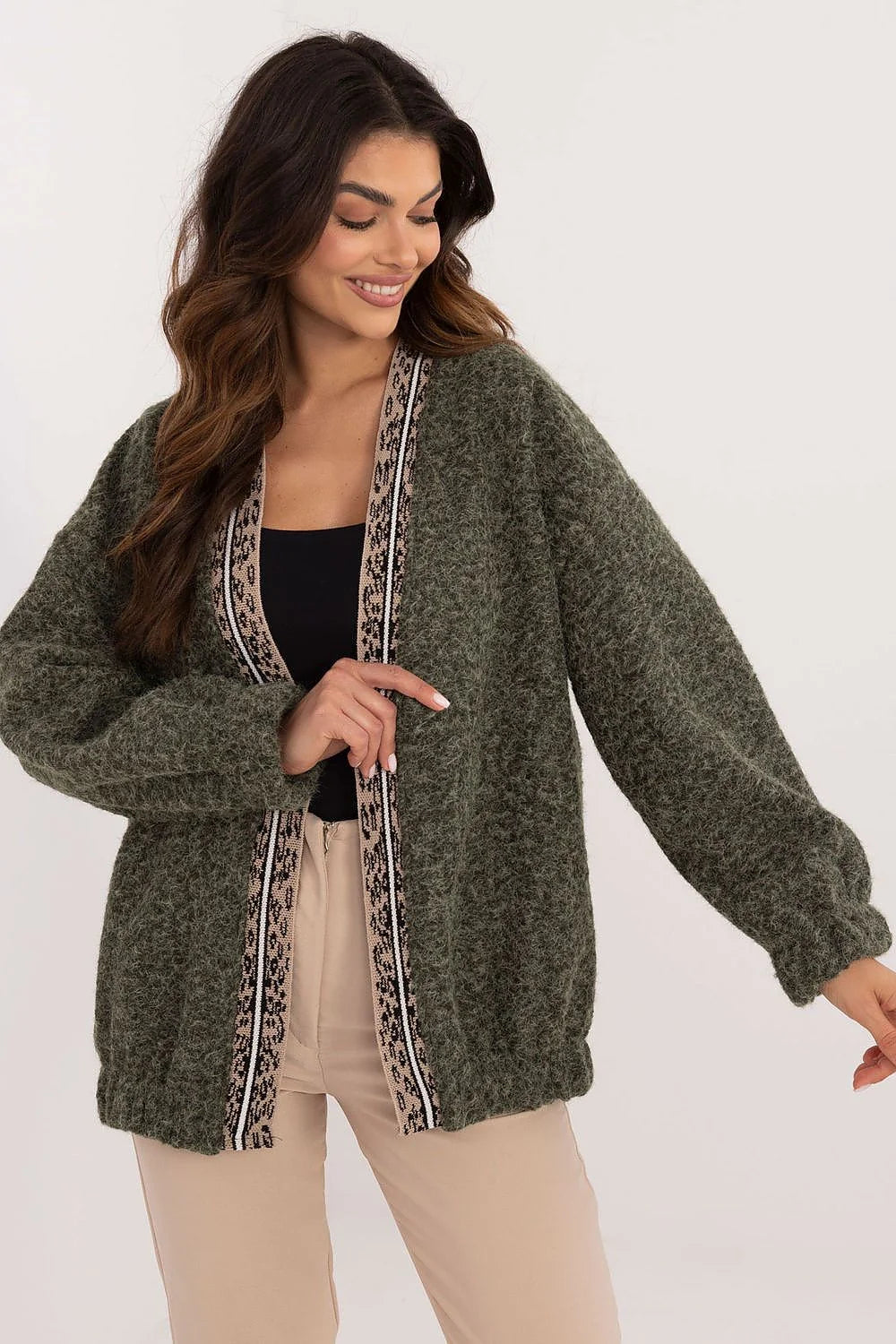 cardigan femme oversize kaki pelucheux maille mi longue col V manches bouffantes galon jacquard beige noir ourlets élastiqués