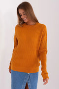 Chandail pour femme en tricot texture geometrique manches longues col rond couleur moutarde élégant