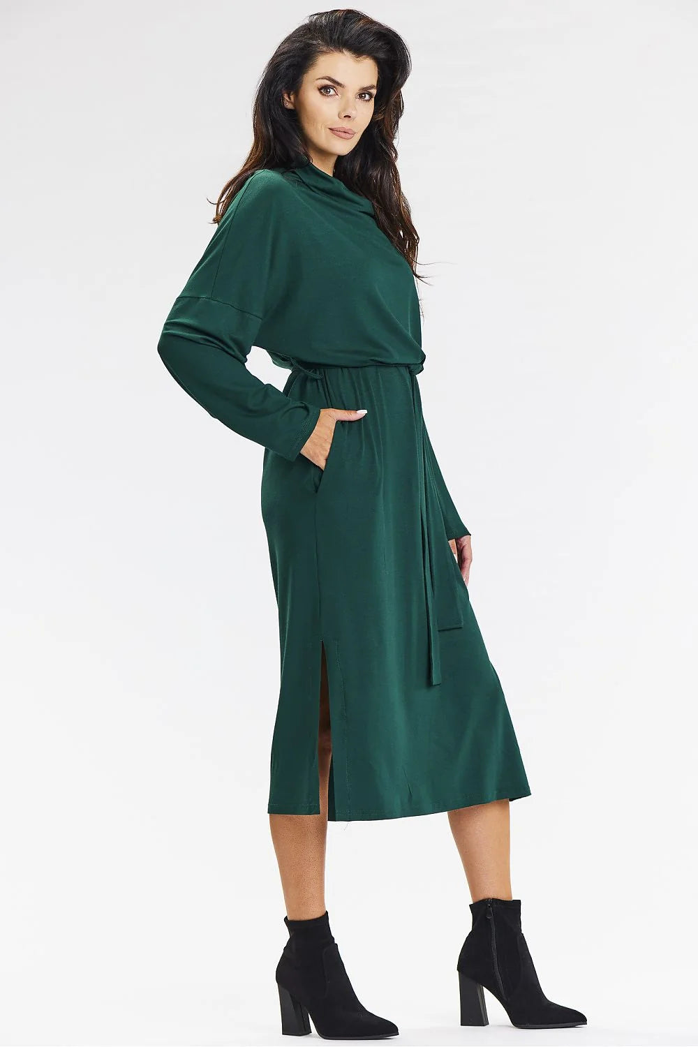 Robe midi style kimono longues manches vert émeraude col drapé ceinture ajustable viscose femme élégante