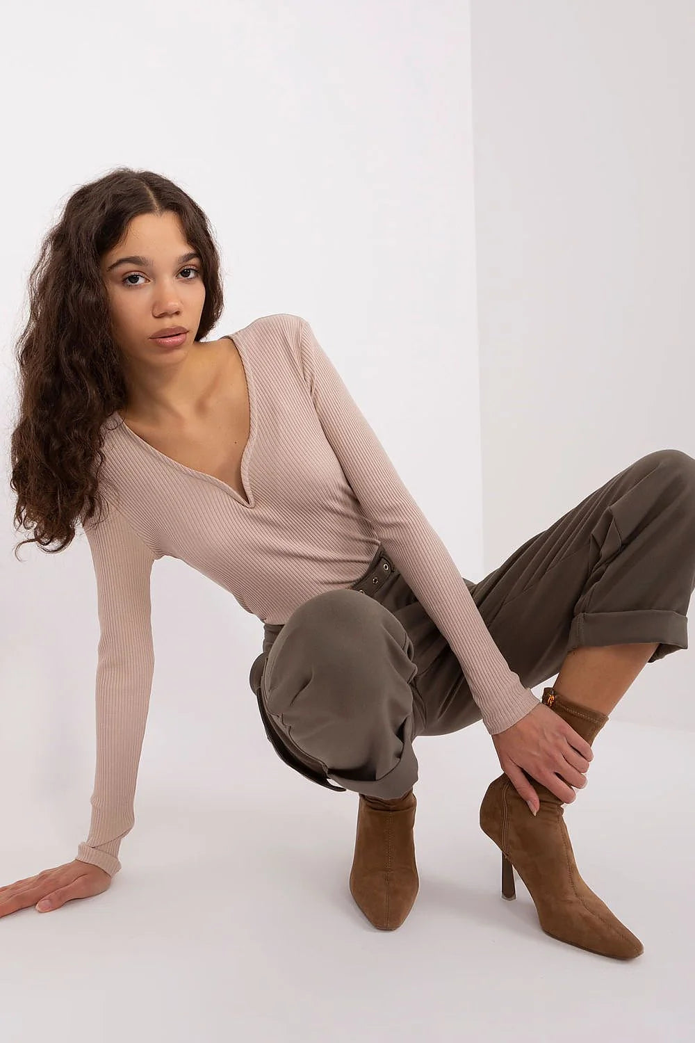 Chemisier BFG à manches longues en coton aéré coupe ajustée encolure cœur tissu côtelé pour femme