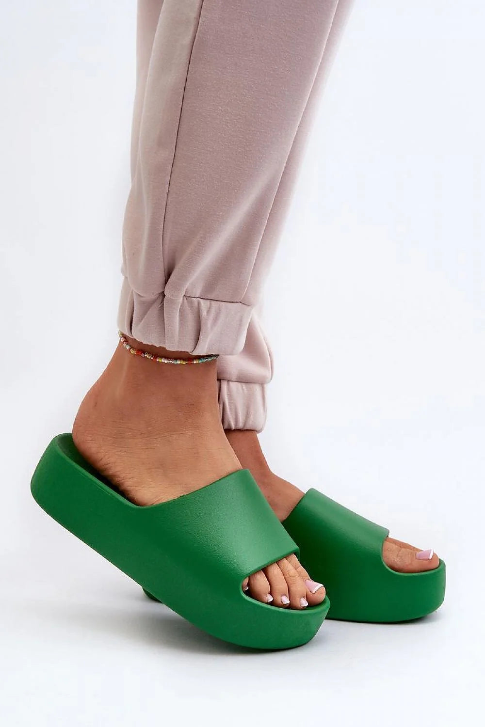 Sandales ouvertes pour femmes style minimaliste moderne semelle épaisse 5 cm couleur verte vive caoutchouc respirant tongs été