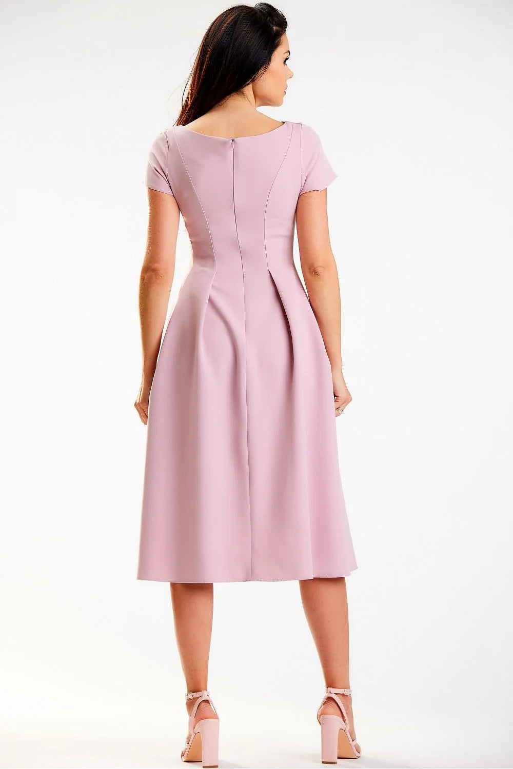 robe jour élégante AWAMA manches courtes rose poudré ajustée taille marquée jupe évasée plis mi mollet tissu fluide extensible
