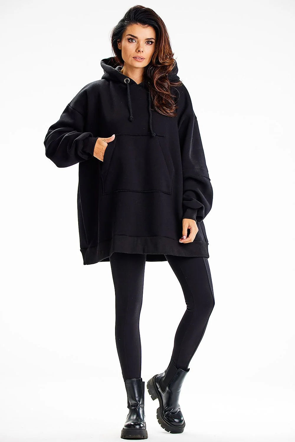 Sweatshirt Oversized Femme en Coton Noir Style Urbain Élégant et Confortable Capuche Poche Profonde Coupe Relâchée Épaules Tombantes Manches Longues Hiver Été