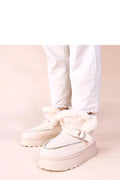 bottes neige femme beige suédine broderie décorative fourrure doublure plateforme crantée antidérapante mocassin boucle couture confort isolante élégantes