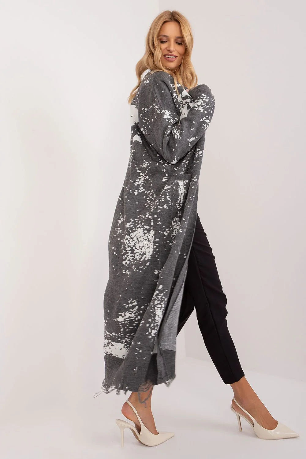 Cardigan long bohème chic pour femme, style ample et décontracté, tissu acrylique doux, motifs tachetés gris foncé