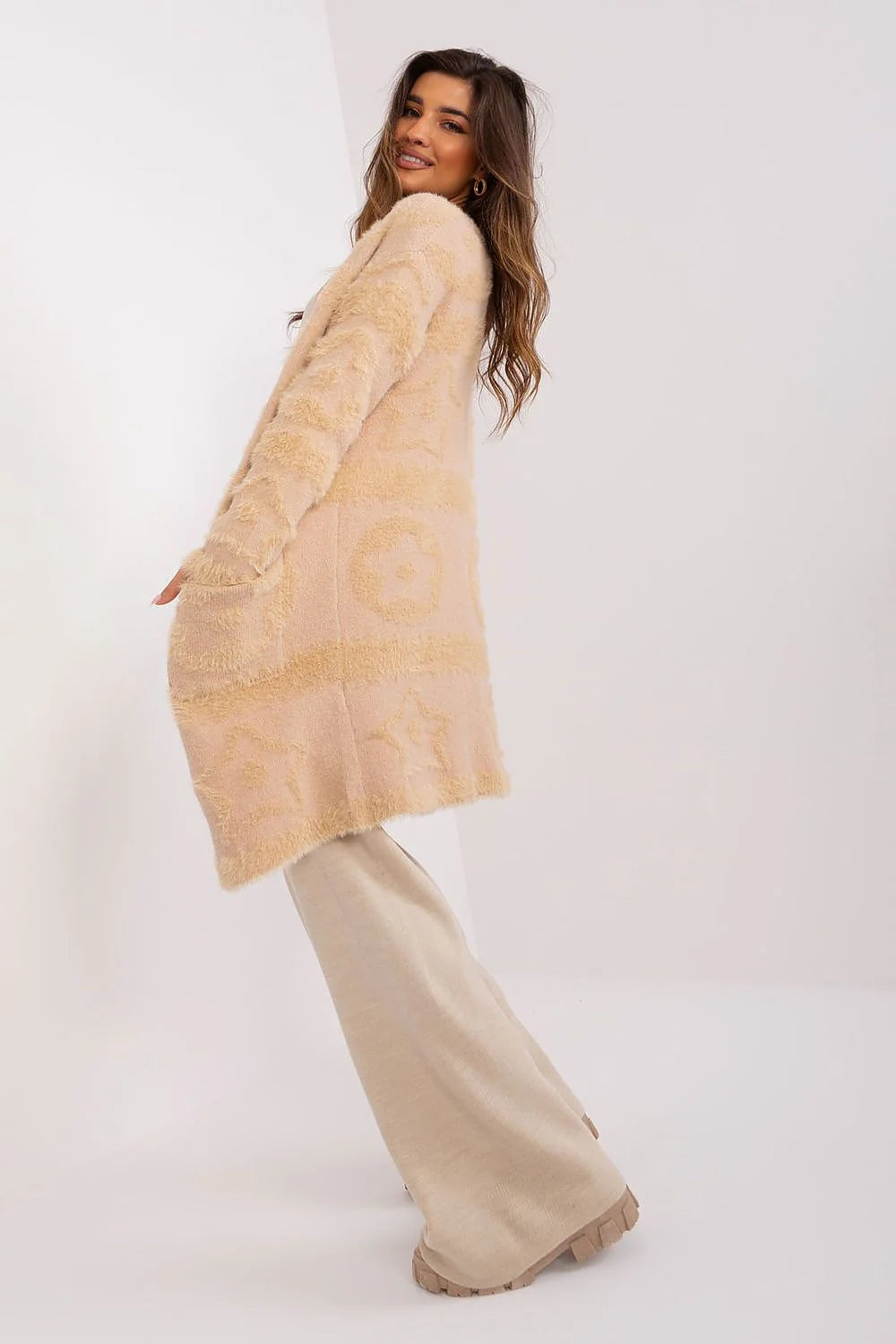 Cardigan AT décontracté en fausse fourrure beige clair pour femme, manches longues, poches pratiques, coupe ample